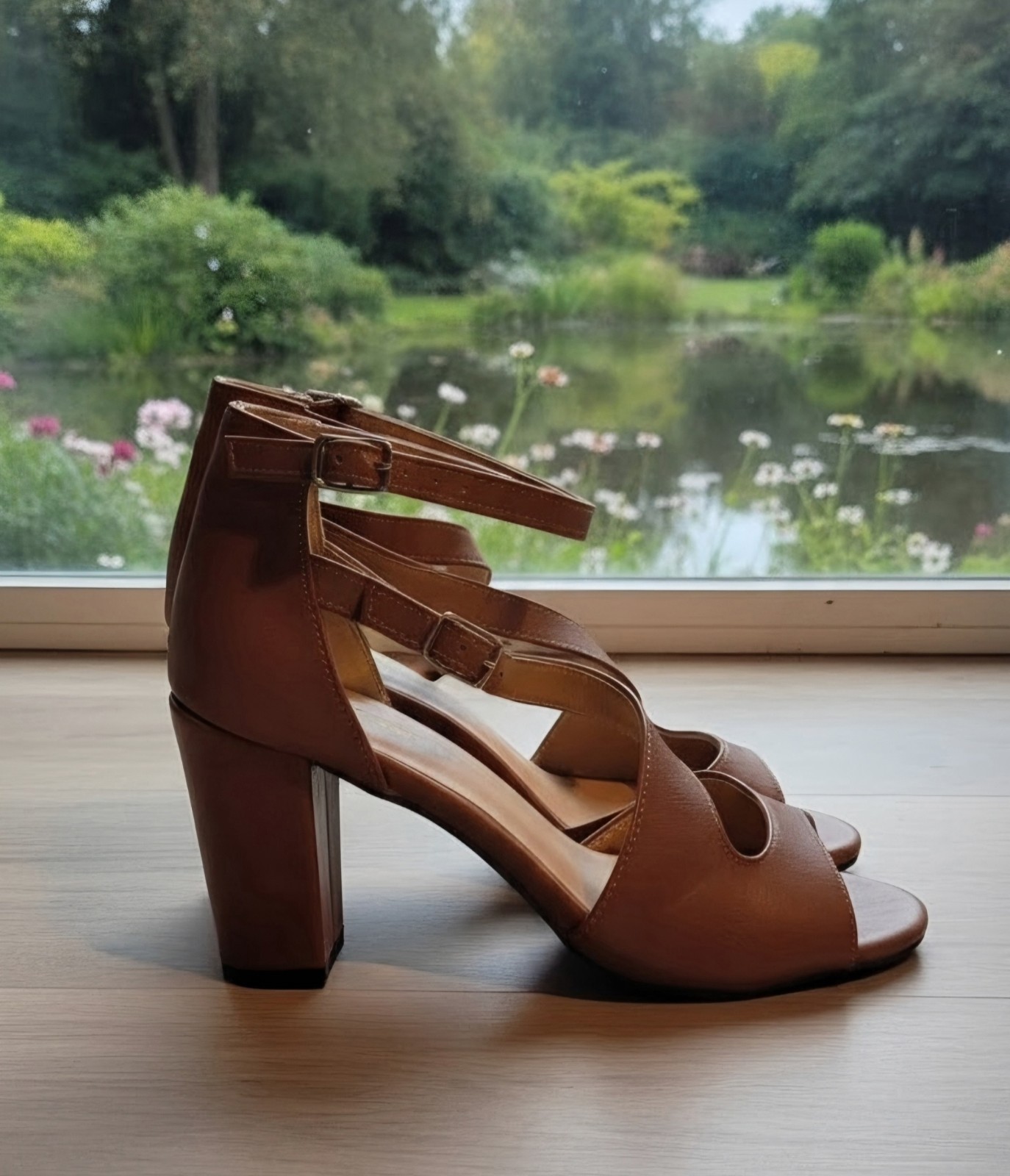 Women’s Chunky Heel Brown Ankle Strap Sandals Sz 8
