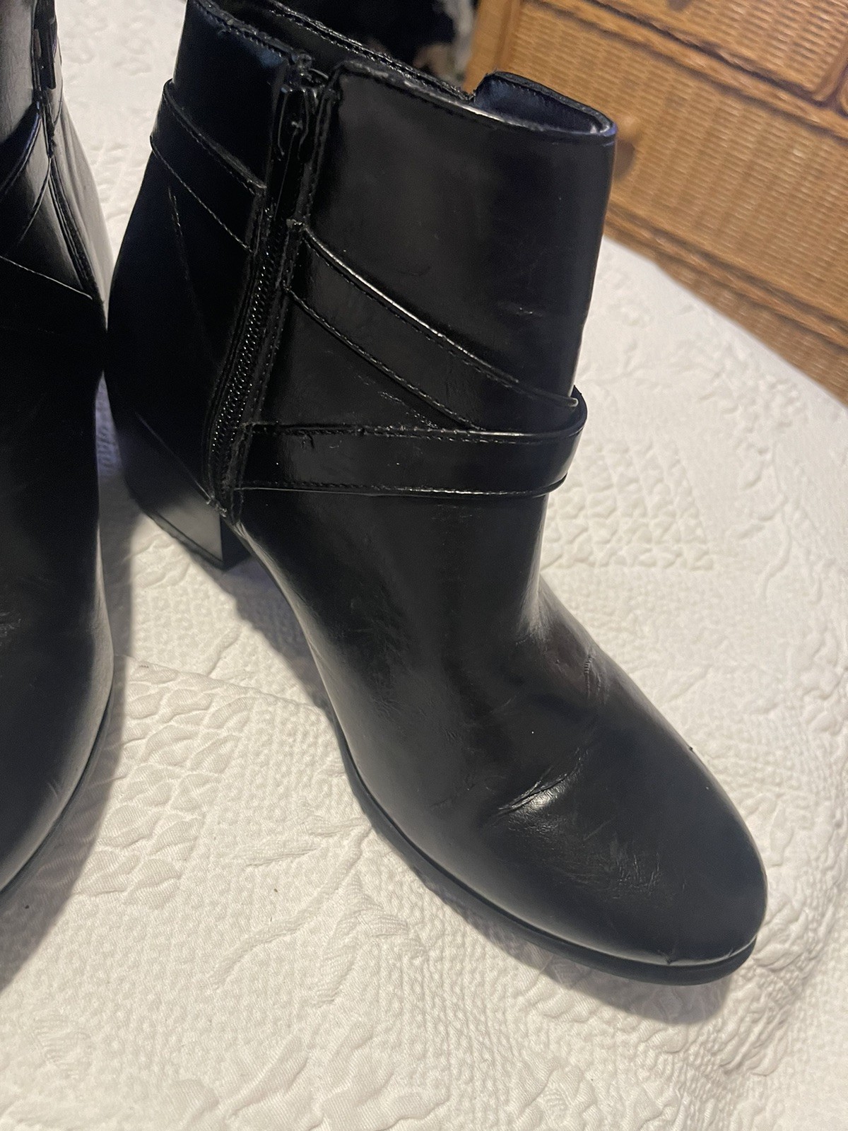 London Fog Womens Sz 7.5 Black Faux Leather Ankle Boots