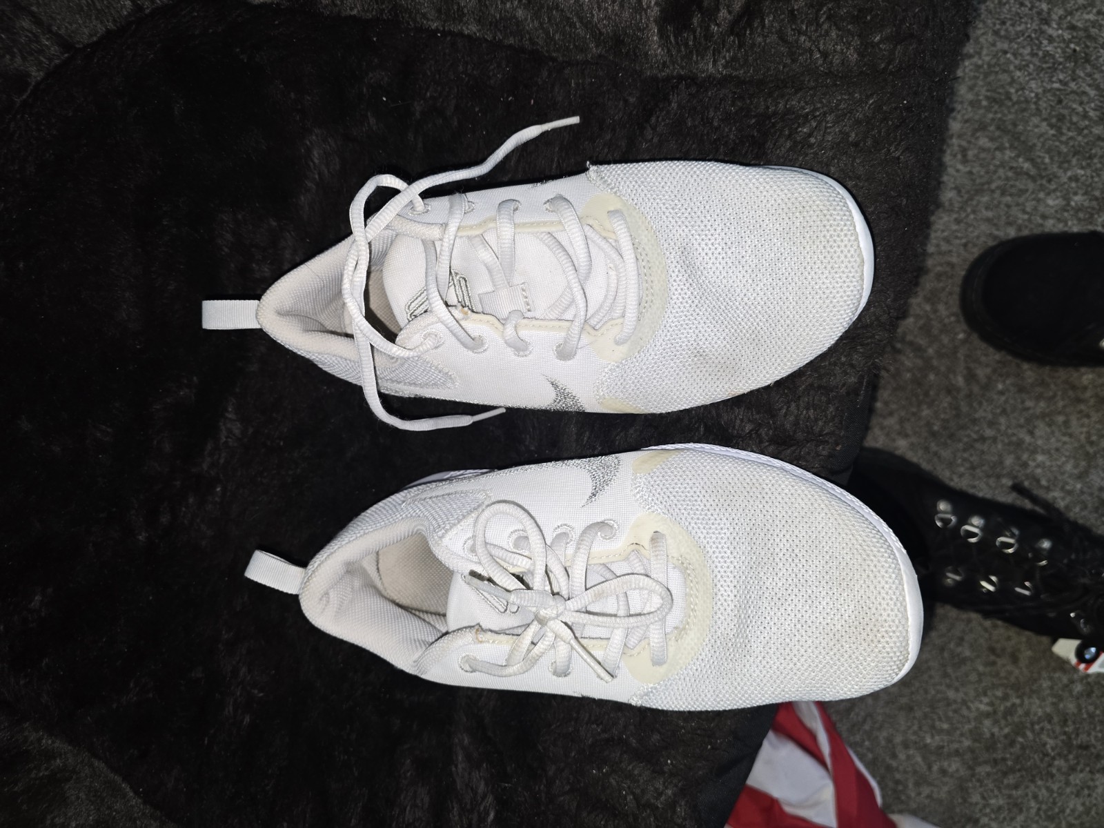 Size 8.5 – Nike Flex Experience Run 10 White
