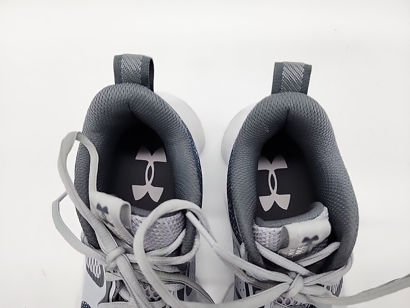 Under Armour Flow Breakthru 3 Low Mod Grey White Women’s Basketball Shoe Size 8