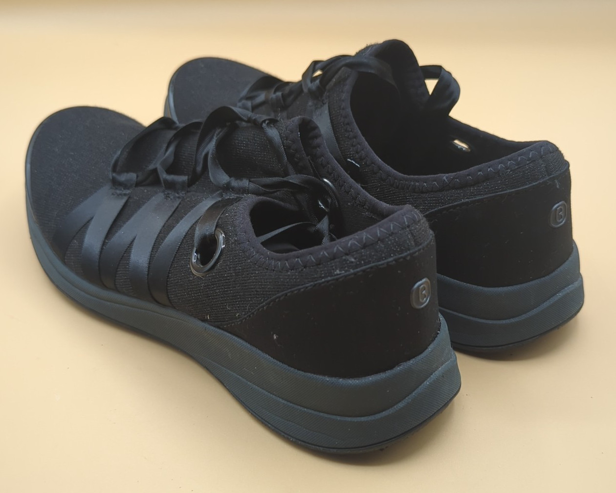 BZees Inspire Ribbon Lace Washable Sneaker Women’s Sz 7 Black Shimmer Slip On