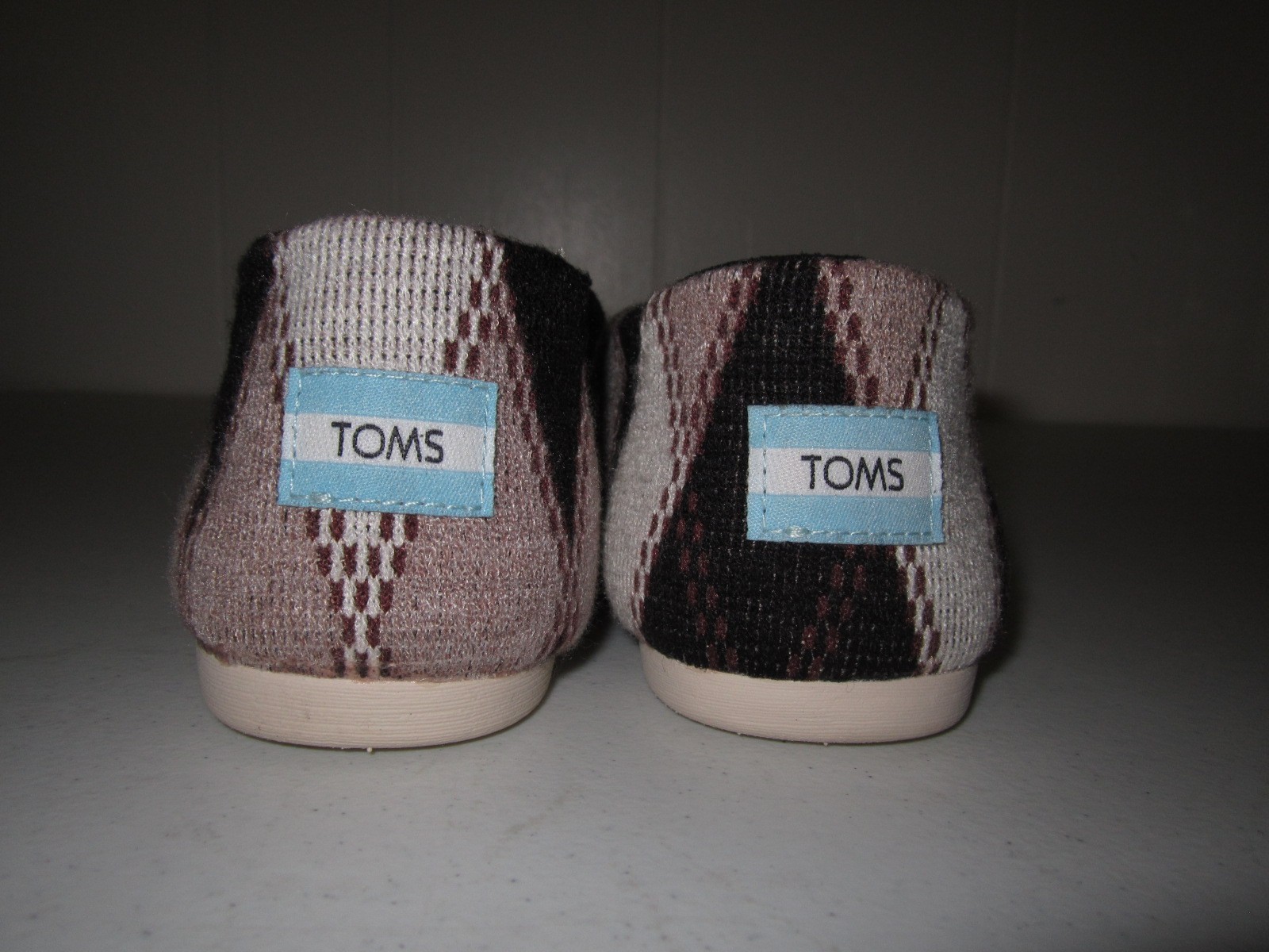 TOMS Women’s Size 9 Flannel Plaid Faux Slip-on Comfort Shoe Worn One Time!!