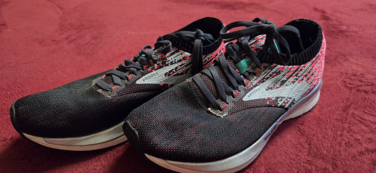 Brooks Ricochet Womens Size 9.5 B Running Shoes Black Pink Grey 1202821B678