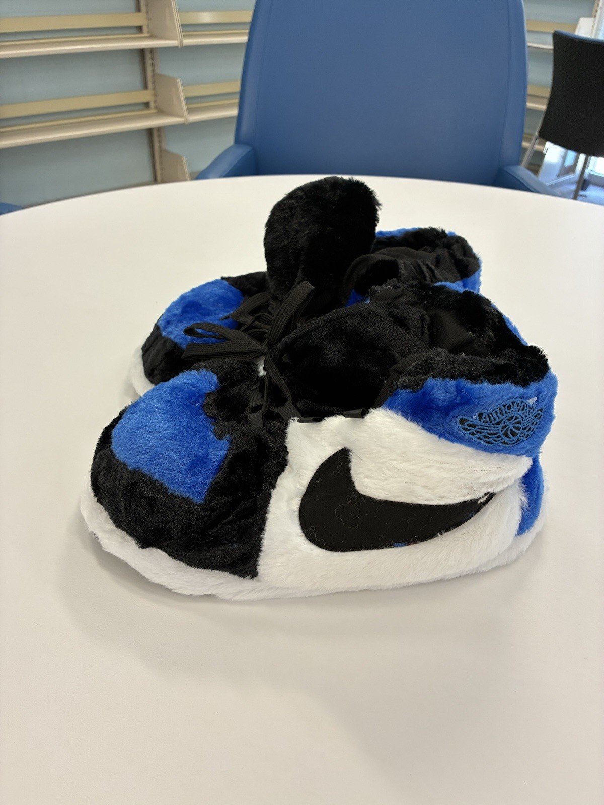 Nike Air Jordan-Slippers/Unisex- Adults/AllPuffy-Comfy-fluffy, Size 6 To 10