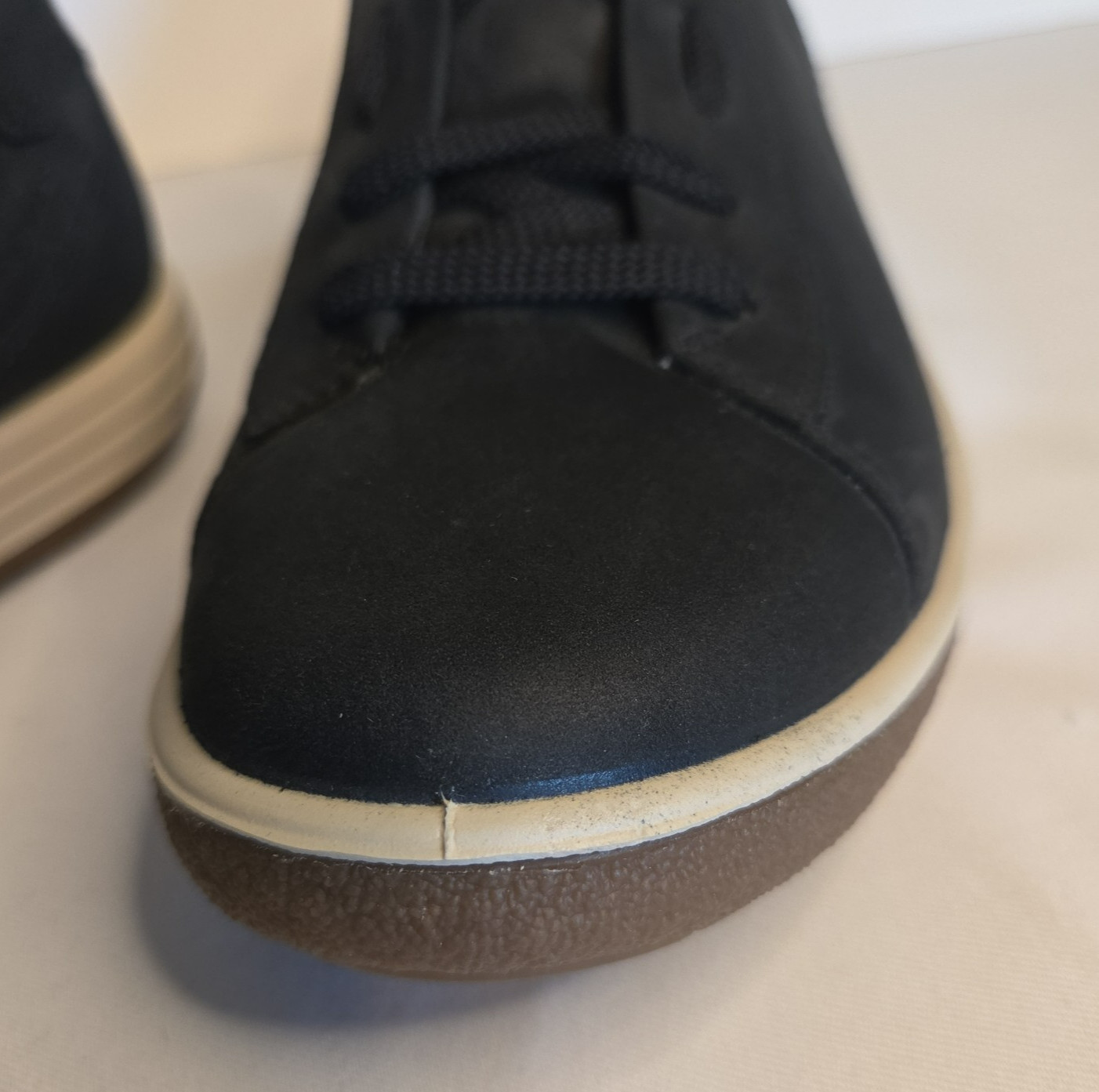 Ecco Women’s Chase II Hydromax Sneaker 42 EU 11-11.5 US Black Nubuck Leather
