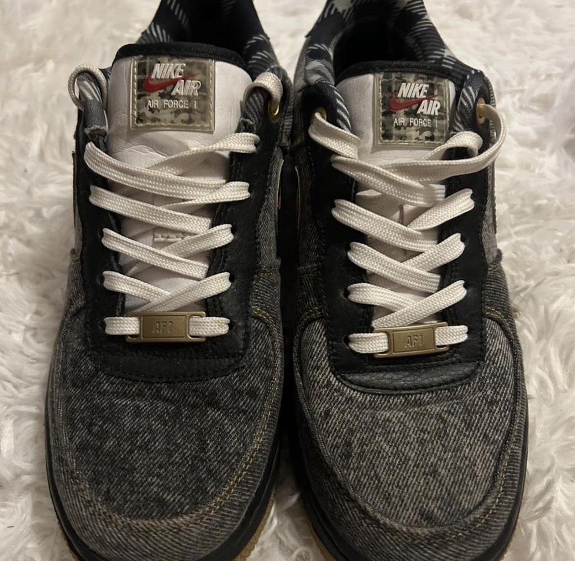 Nike Black Air Force Remix/Size 5.5 Youth Or 7 Womans Shoes amazing condition