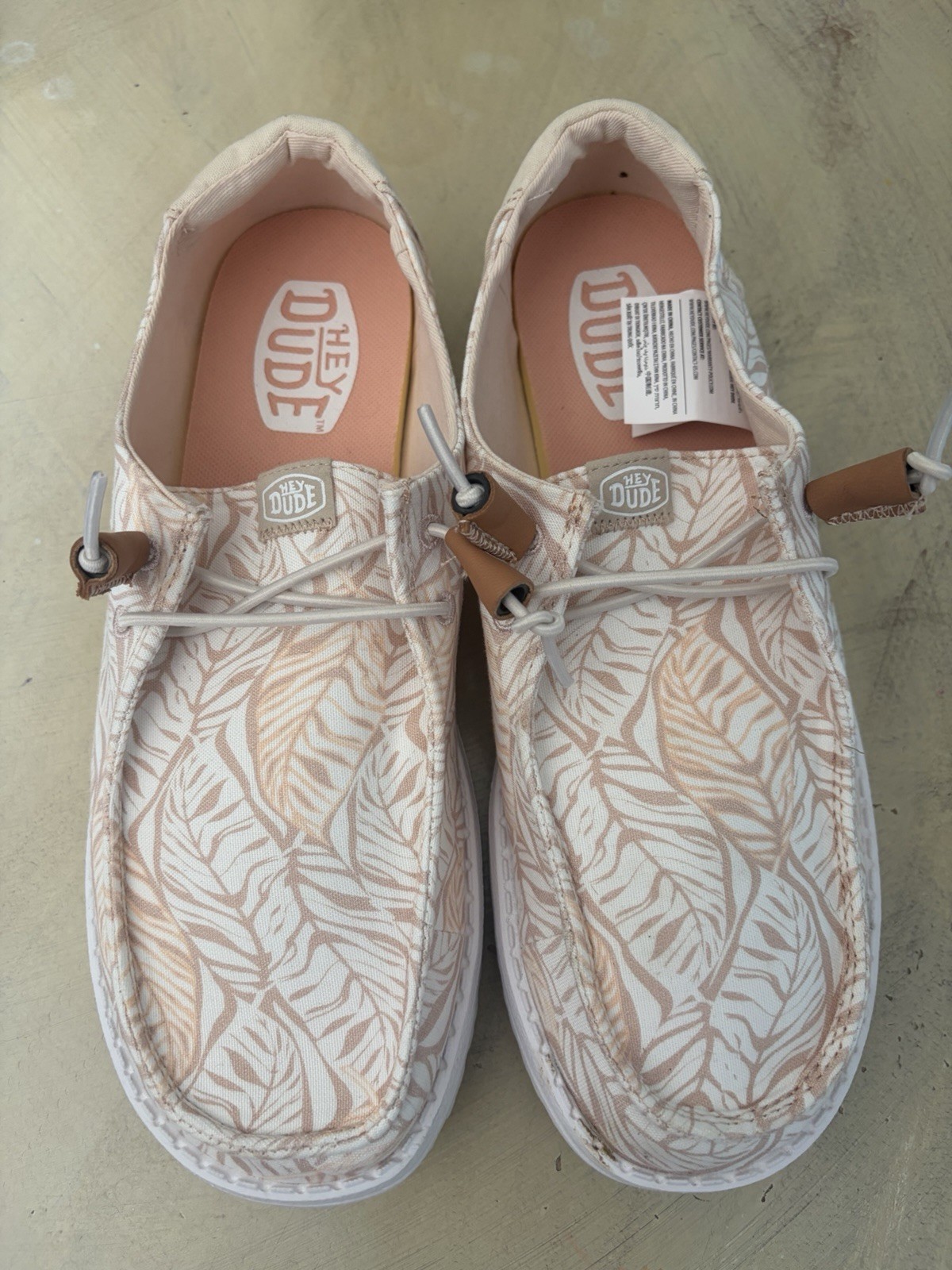 Hey Dude Womens Wendy Tropical Light Pink Size 10 US , Worn Once