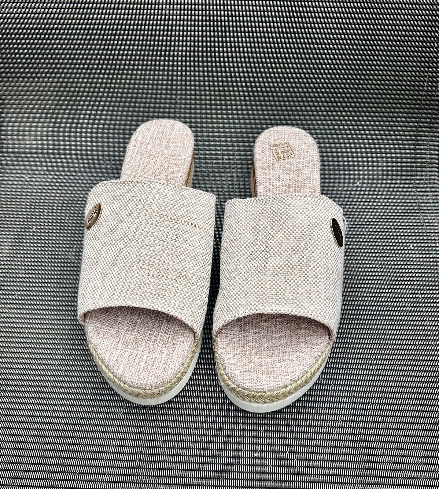 2 pair Women’s Wedge Slide Sandals Black & Beige US 8 EU 40 Slip-On Synthetic