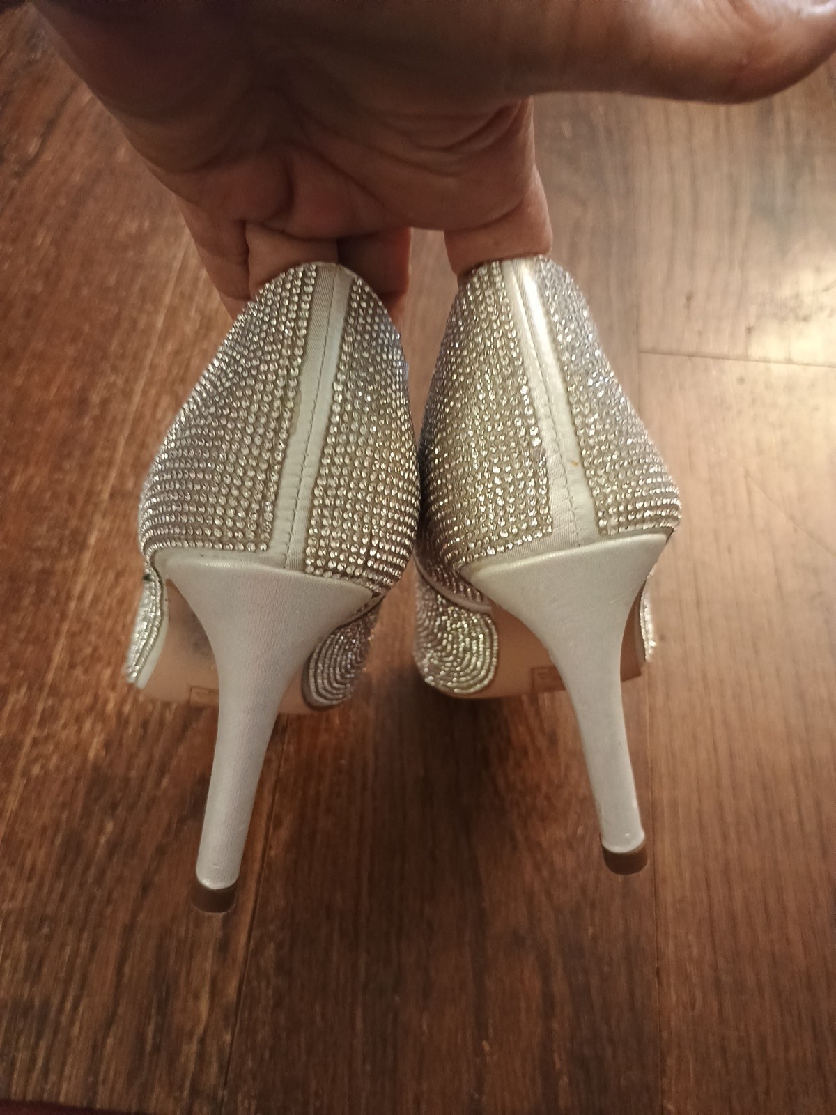 Bridal Peep Toe 3.25″ Satin heels pumps Sz 7 Rhinestone Bling De Blossom Neta