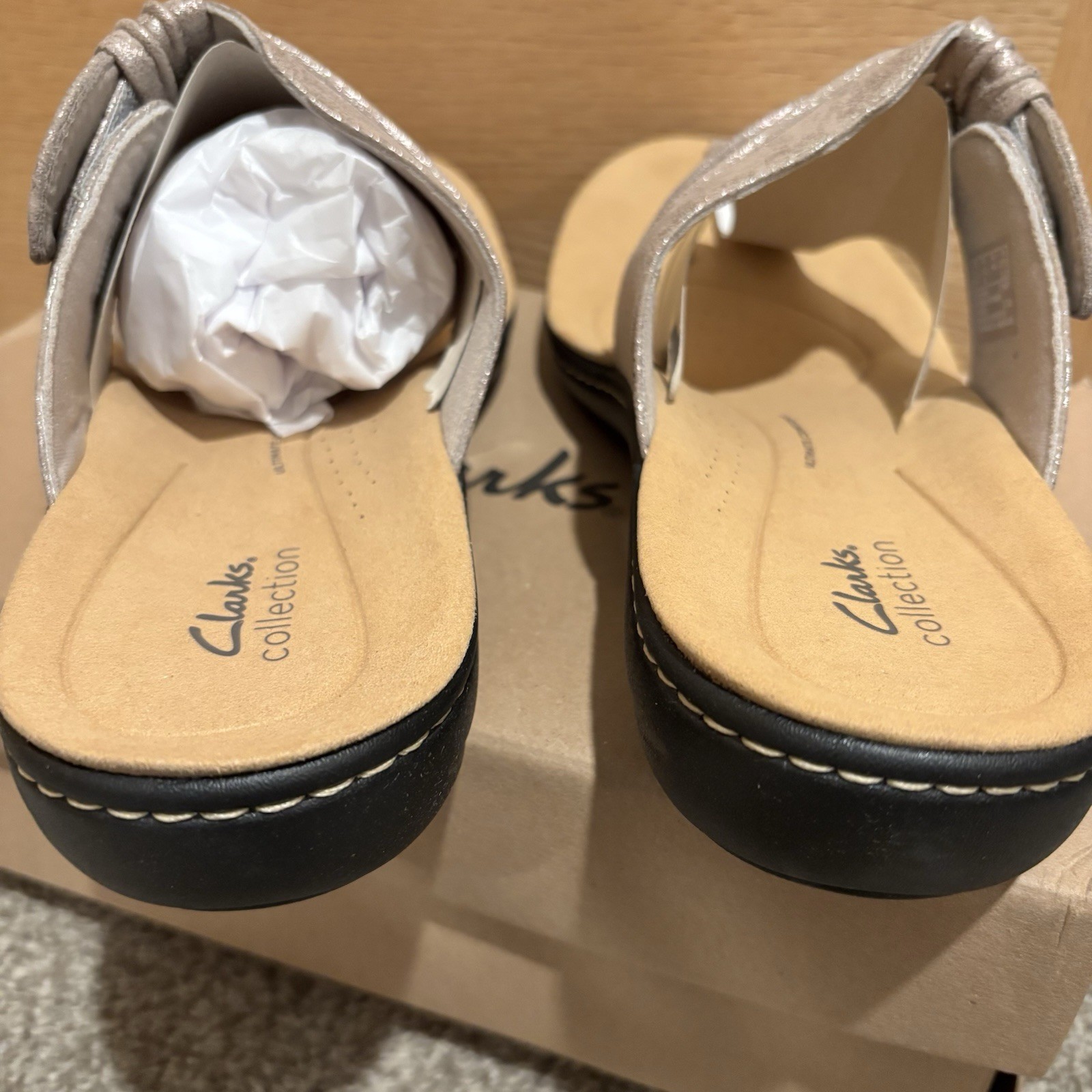 Clarks Ultimate Comfort Sz 12 Wide LaurieAnn Rae Taupe Metallic Thong Sandals