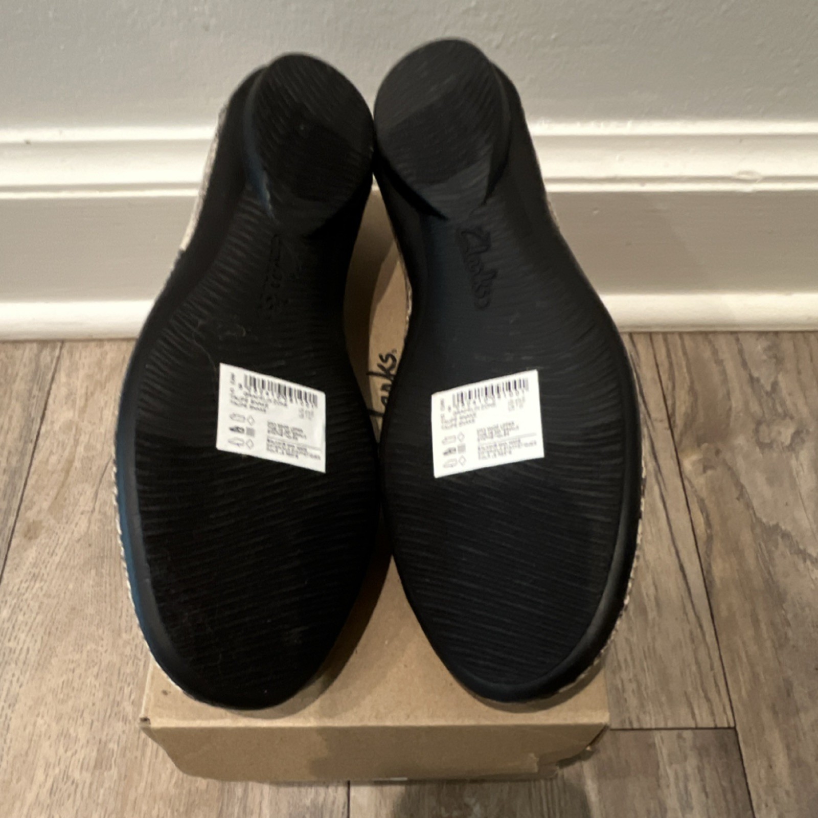 Clarks Taupe Snake Pattern Slip On Ballet Flats Comfort Round Toe Women’s 7 W