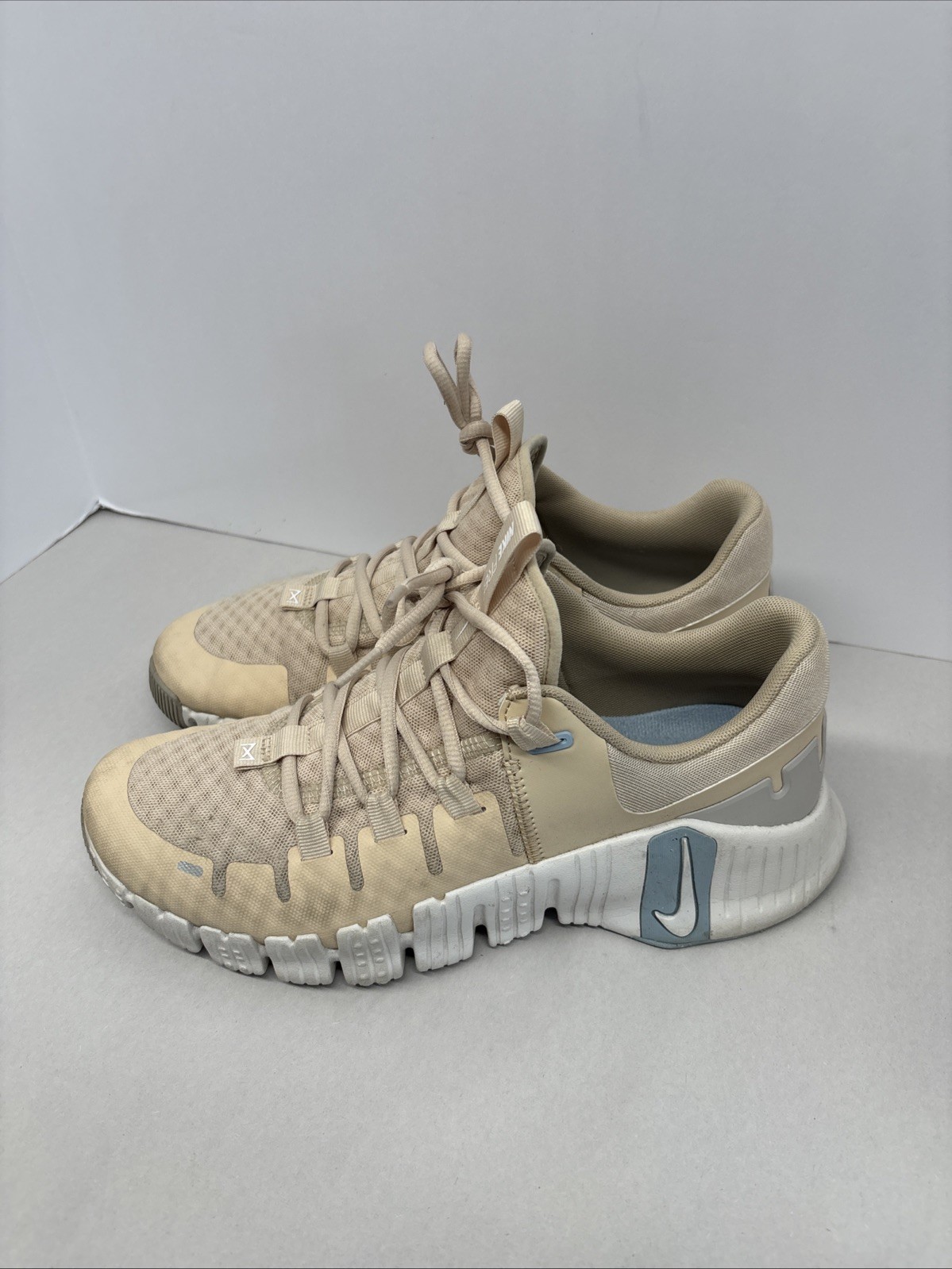 Nike Free Metcon 5 DV3950-105 Women’s Size 10 Shoes Sandrift Sand Drift