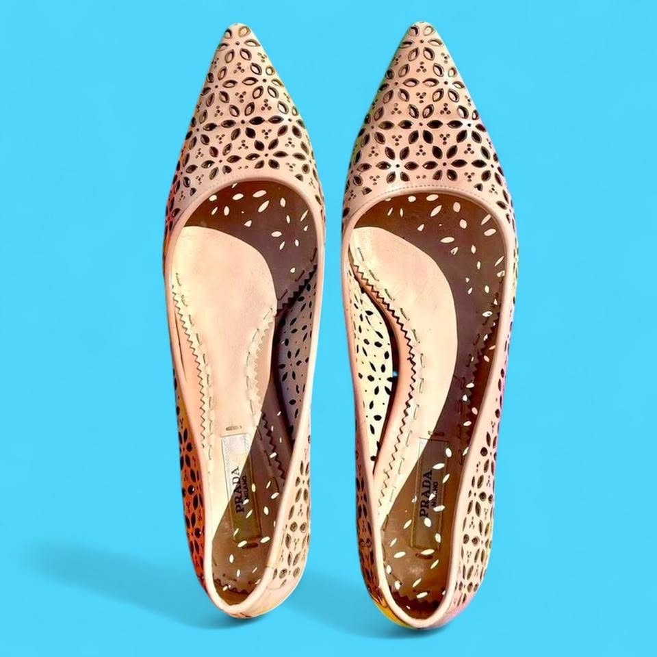 Y2K Prada peach patent leather kitten heels Women’s size 35.5 US 5.5