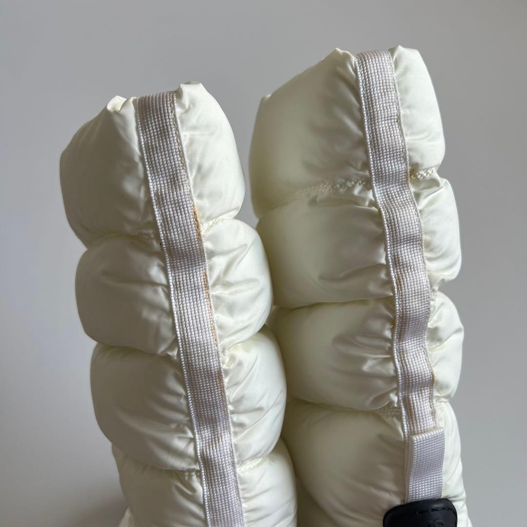 CHANEL Cocomark Embroidered Logo Quilted Down Snow Boots