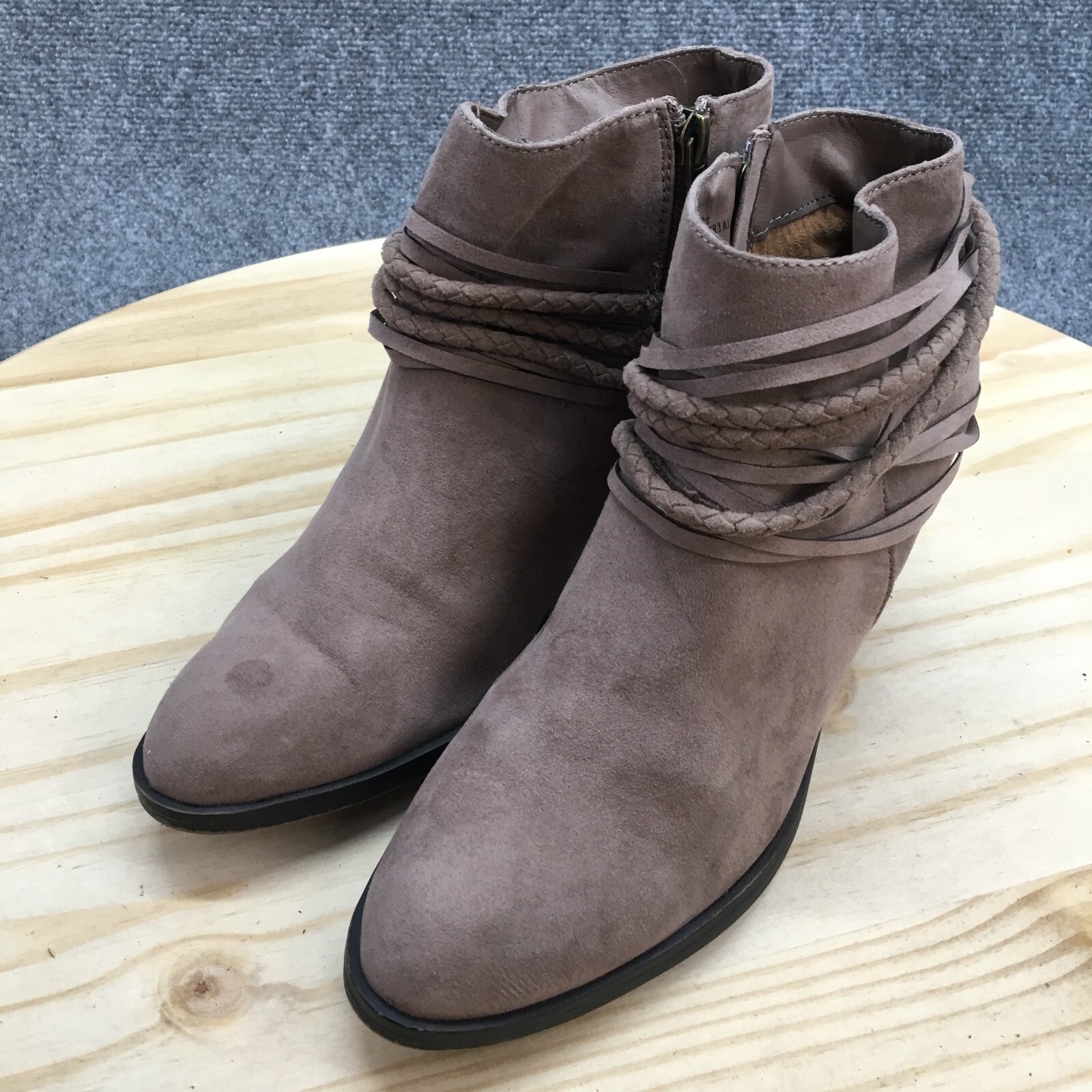 Bamboo Boots Womens 8.5 Avenge Ankle Booties Beige Faux Leather Cone Heels Zip