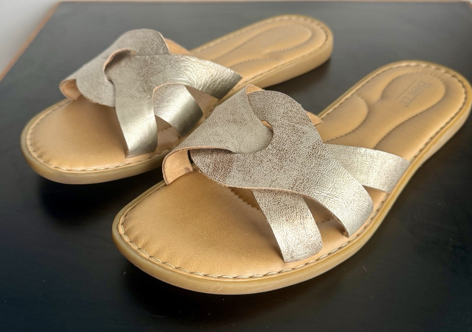 BORN BØRN Champagne Metallic Slides Sandals Women Size 11 Slip On Leather Shoes