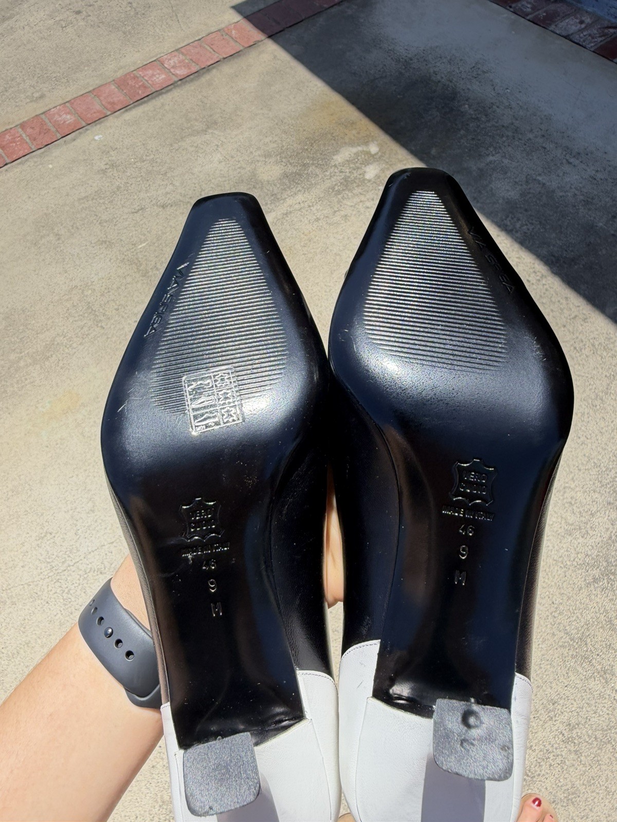 Via Spiga Pumps Women’s Size 9 M Shoes Mules Kitty Heels Leather Black & White