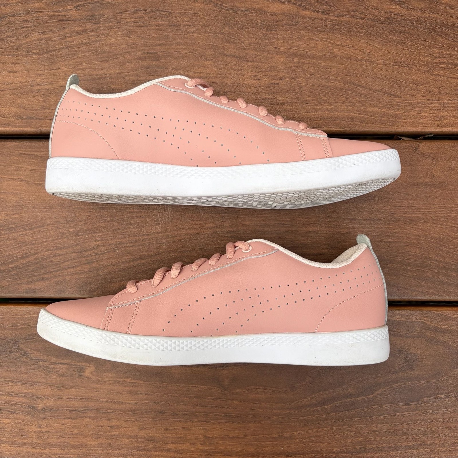 Puma Smash v2 Perf Leather Low-Top Women’s Sneakers in Peach Beige Size 8