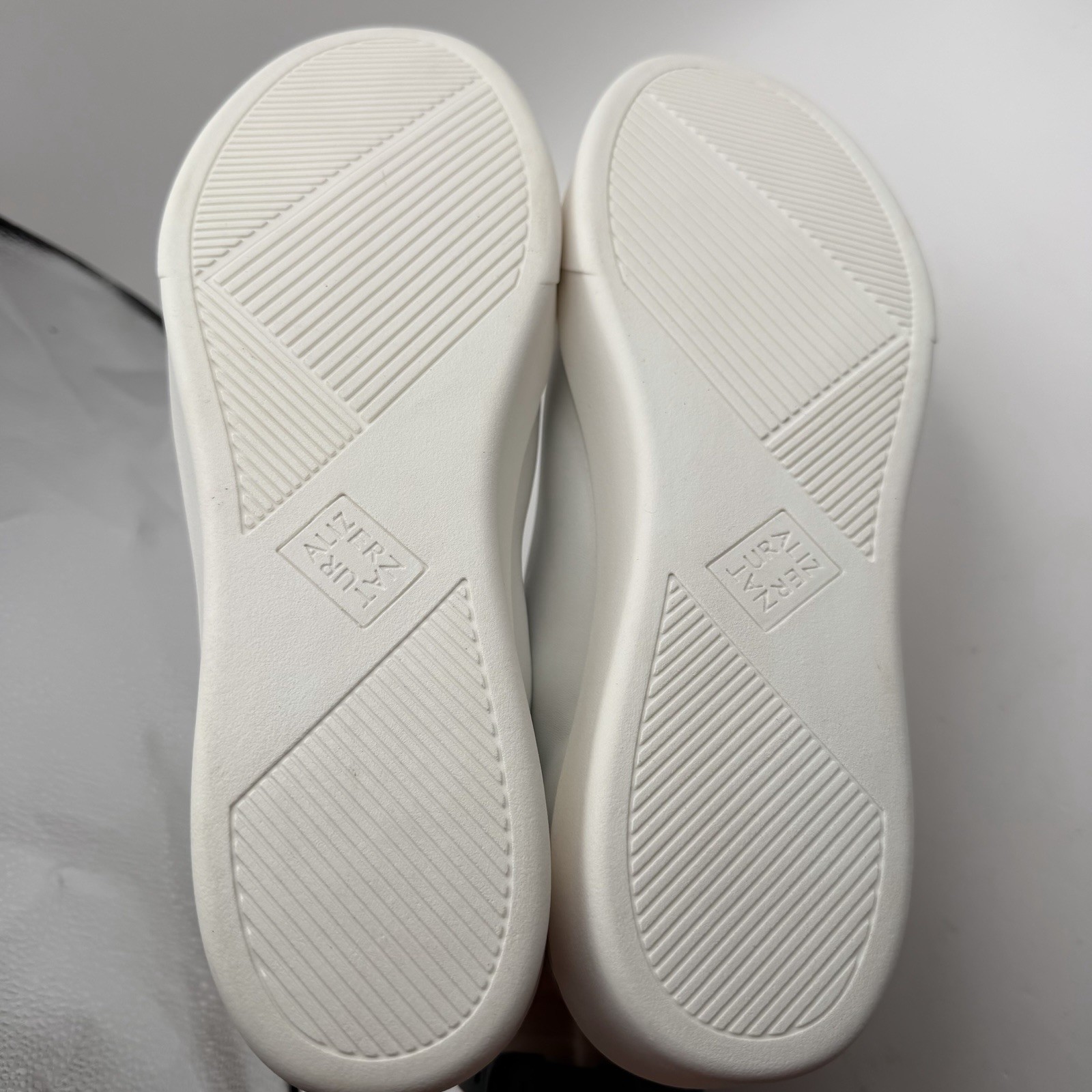 New Naturalizer Morrison 2.0 Women’s Sneakers Size 12 M White Leather Shoes NIB