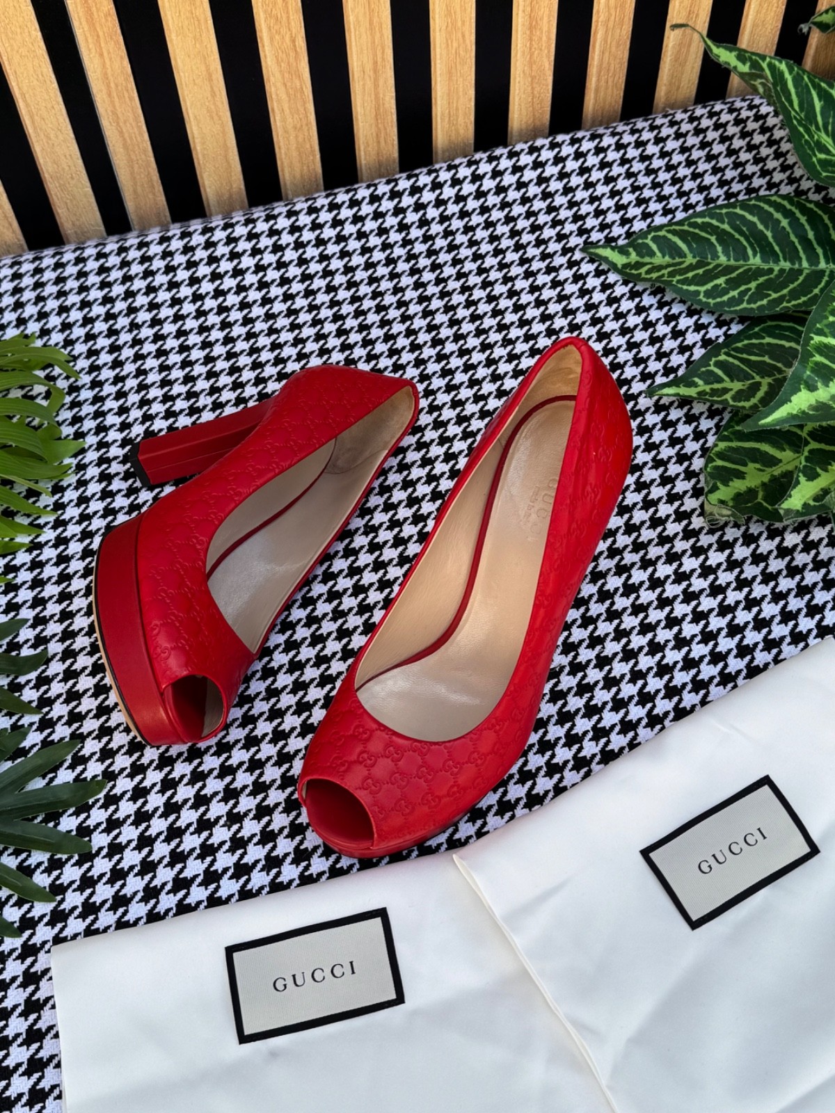 Gucci Women’s Shoes 337812 With Open Toe Guccissima Size US 6 / IT 36 EU 36