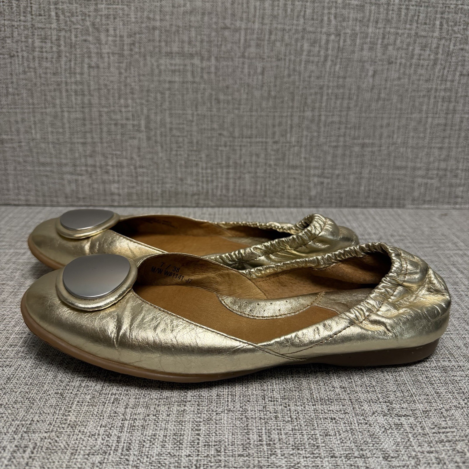 Børn Shoes Women’s Sz 7 (EU 38) Gold Leather Metallic Coquette Ballet Flats