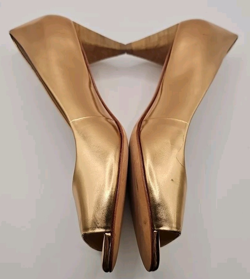 BCBG Max Azria Sz 8 B Leather Rose Gold Pumps 2″ Cone Heels Metallic Jazzy 26B