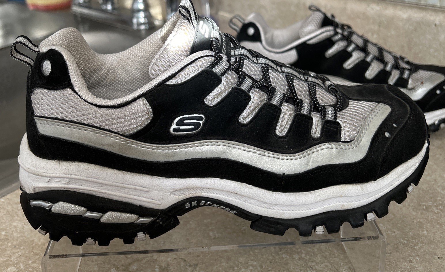 Skechers Women’s Sport Shoes, Black & Silver, Hands Free Step In, Size 9.5, EUC!