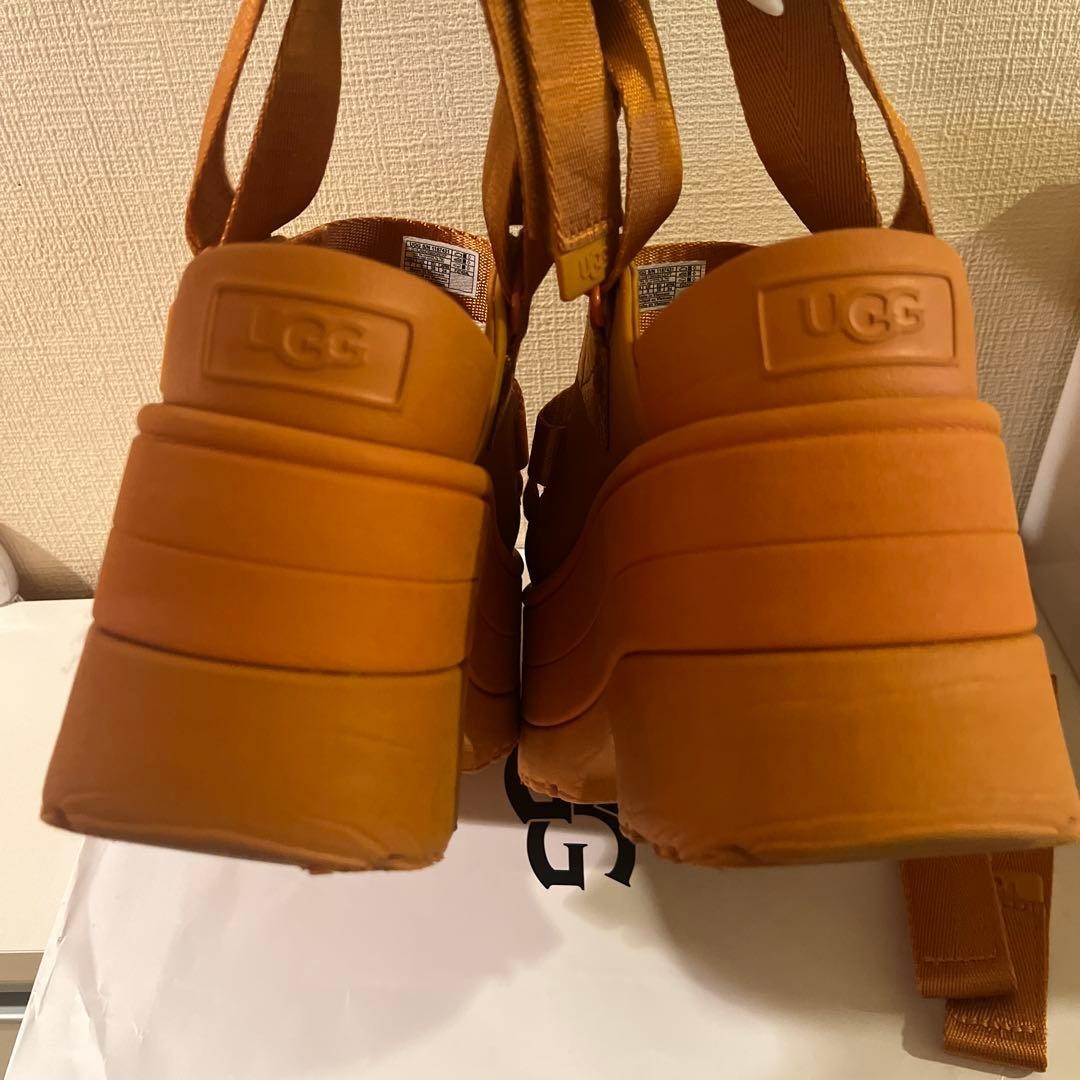 UGG Goldenrise Platform Sandals Orange Women’s Shoes Strappy Sandals US Size 7