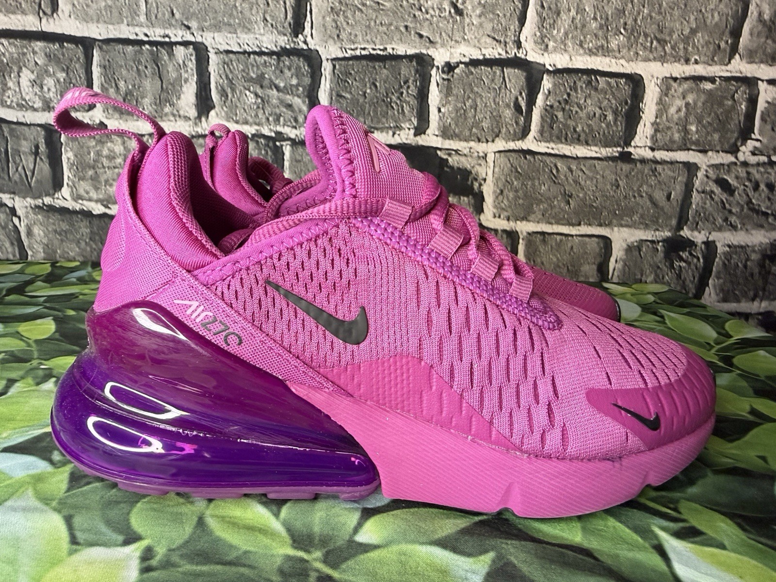 Nike Air Max 270 Hot Fuchsia Black Beyond Pink AH6789-501 Women’s Size 5 New