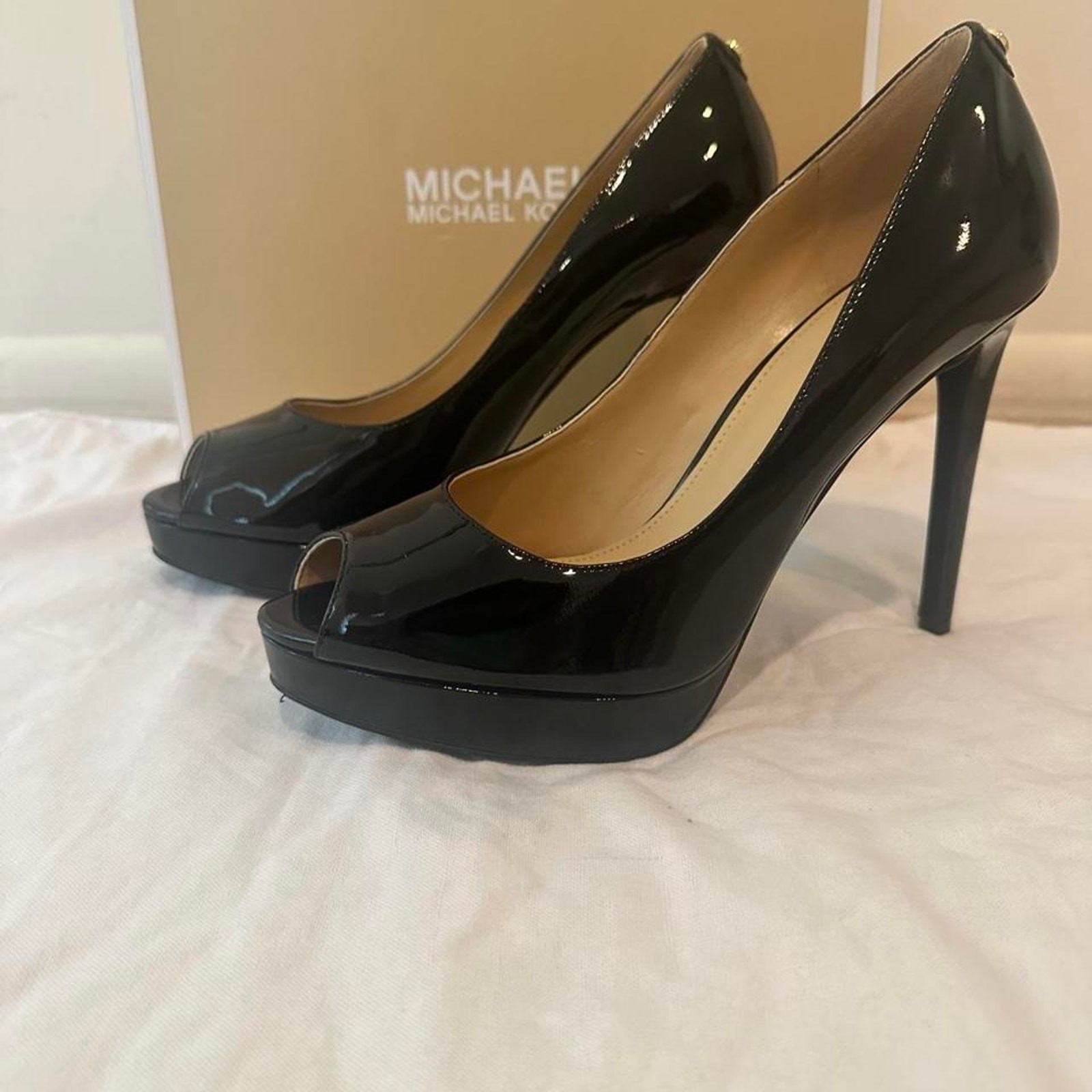 Brand new! Michael Kors Black Patent Leather Platform Heels US Size 8
