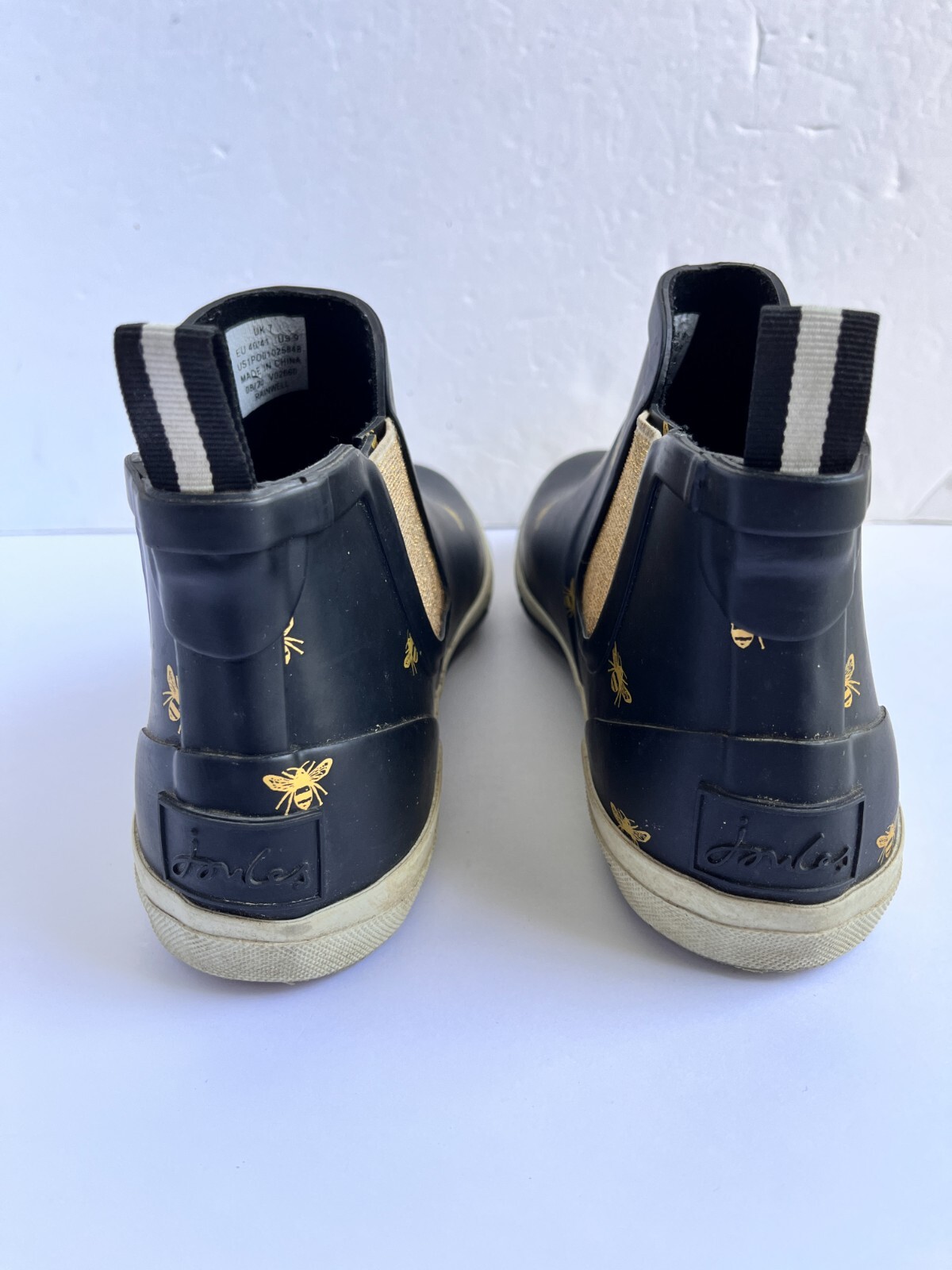 Joules Womens waterproof rain boots Black Gold Bee Sz 7/8