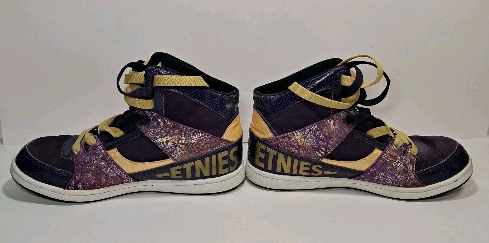 Vintage ETNIES High Top Skater Shoes Size 6.5 Ollie King, Purple & Gold