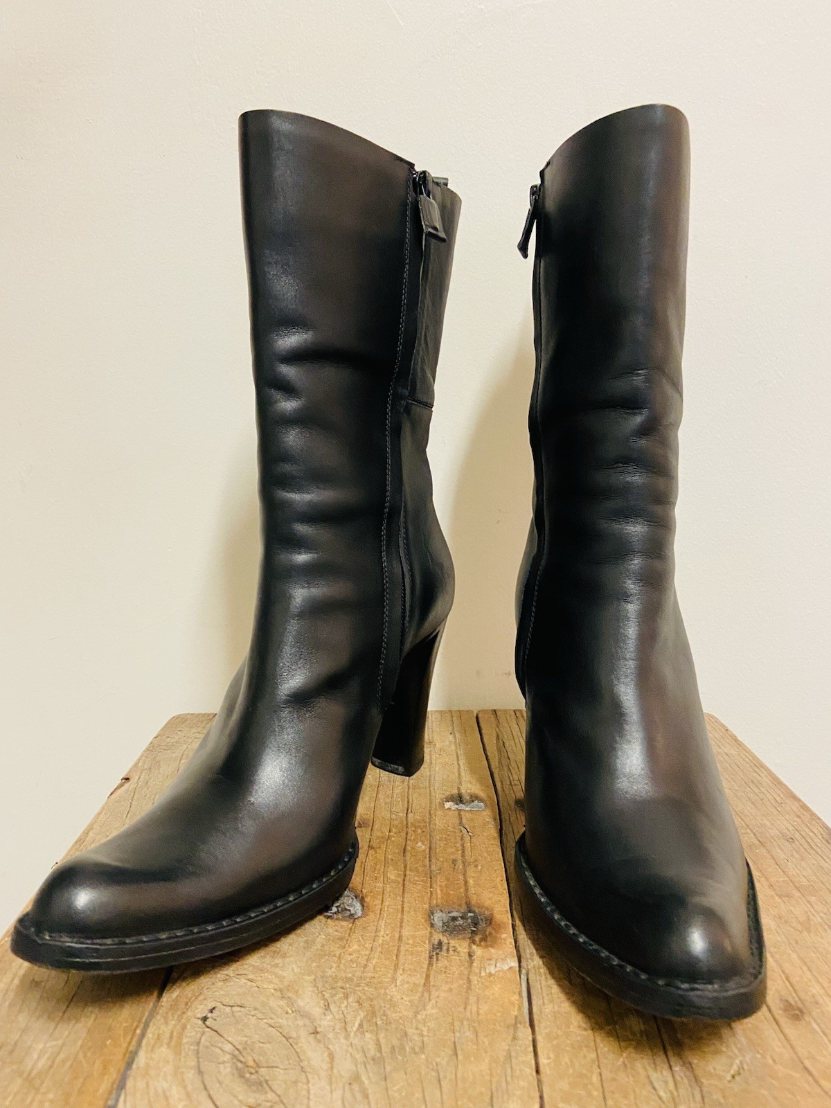 COSTUME NATIONAL Black Heeled 100% Leather Ankle Boots Ladies SZ 41 AUS 10