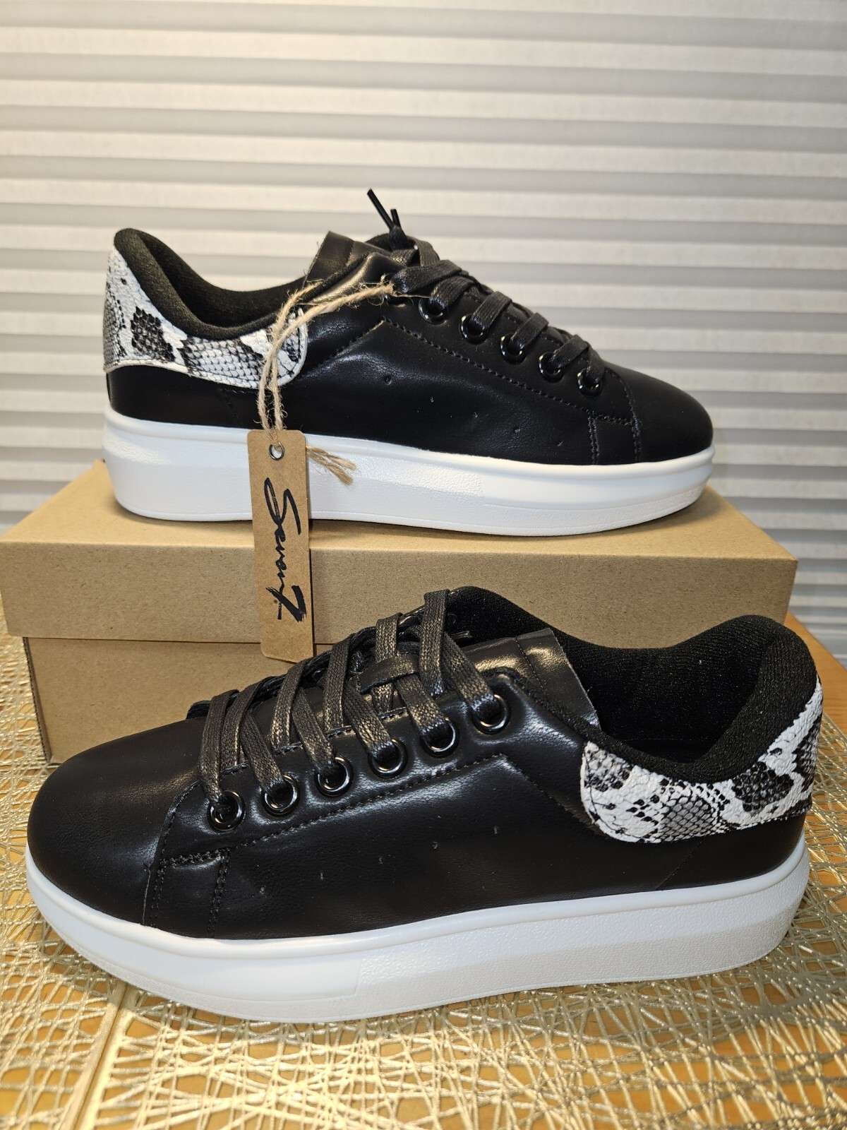 7 For All Mankind Womens Sz 11 Blk Snake White Sole Casual Shoes Miki Sneaker