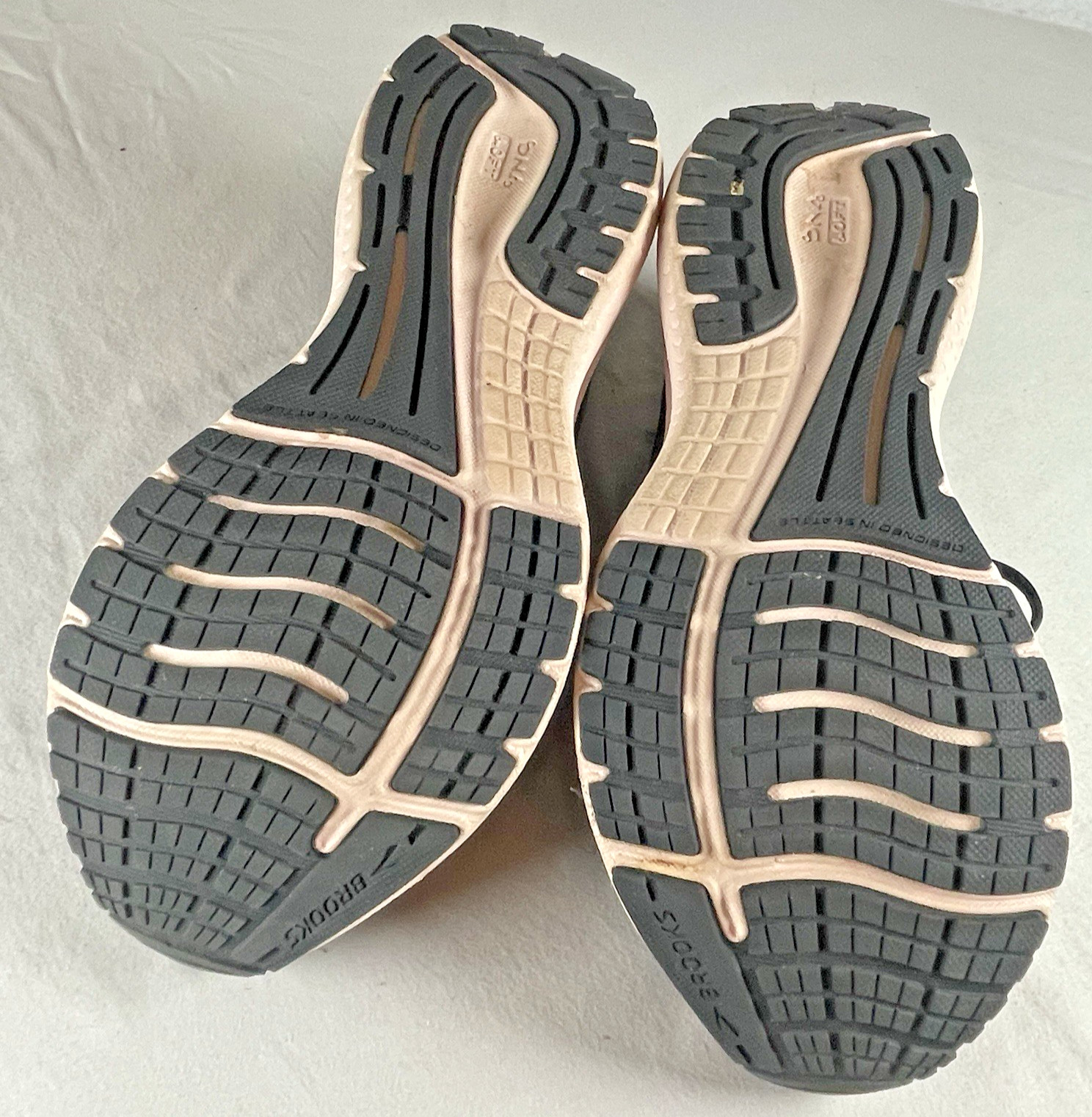 Brooks Glycerin 19 Women’s 8 B (Med) Running Shoes Sneakers Black Metallic Pink