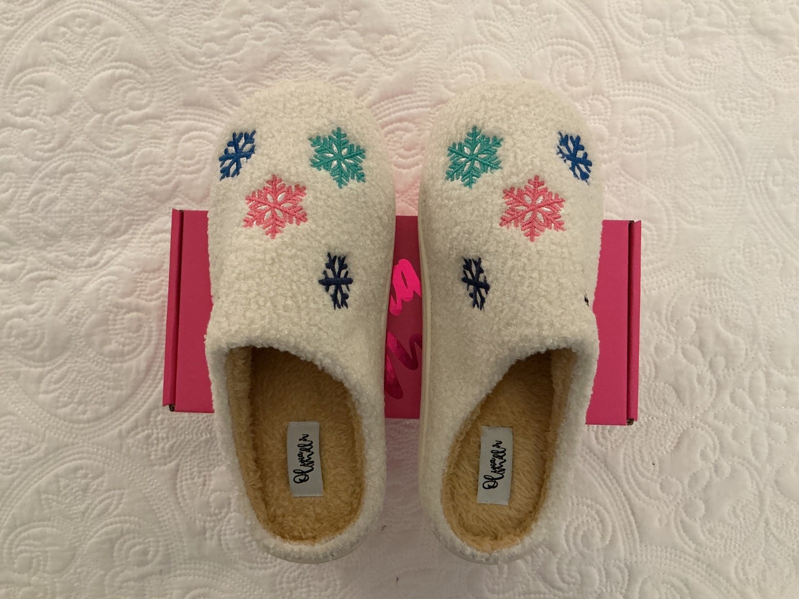 Olivia Miller women’s plush slippers