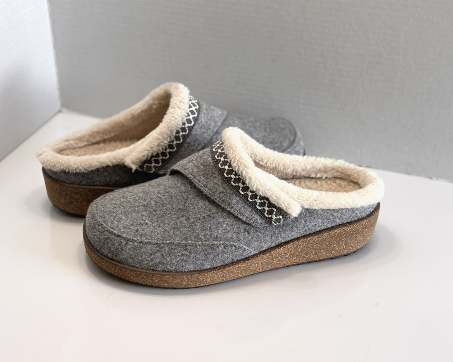OrthoFeet Clara Orthopedic Adjustable Mule Women’s 9.5 Wide Grey Wedge Slippers