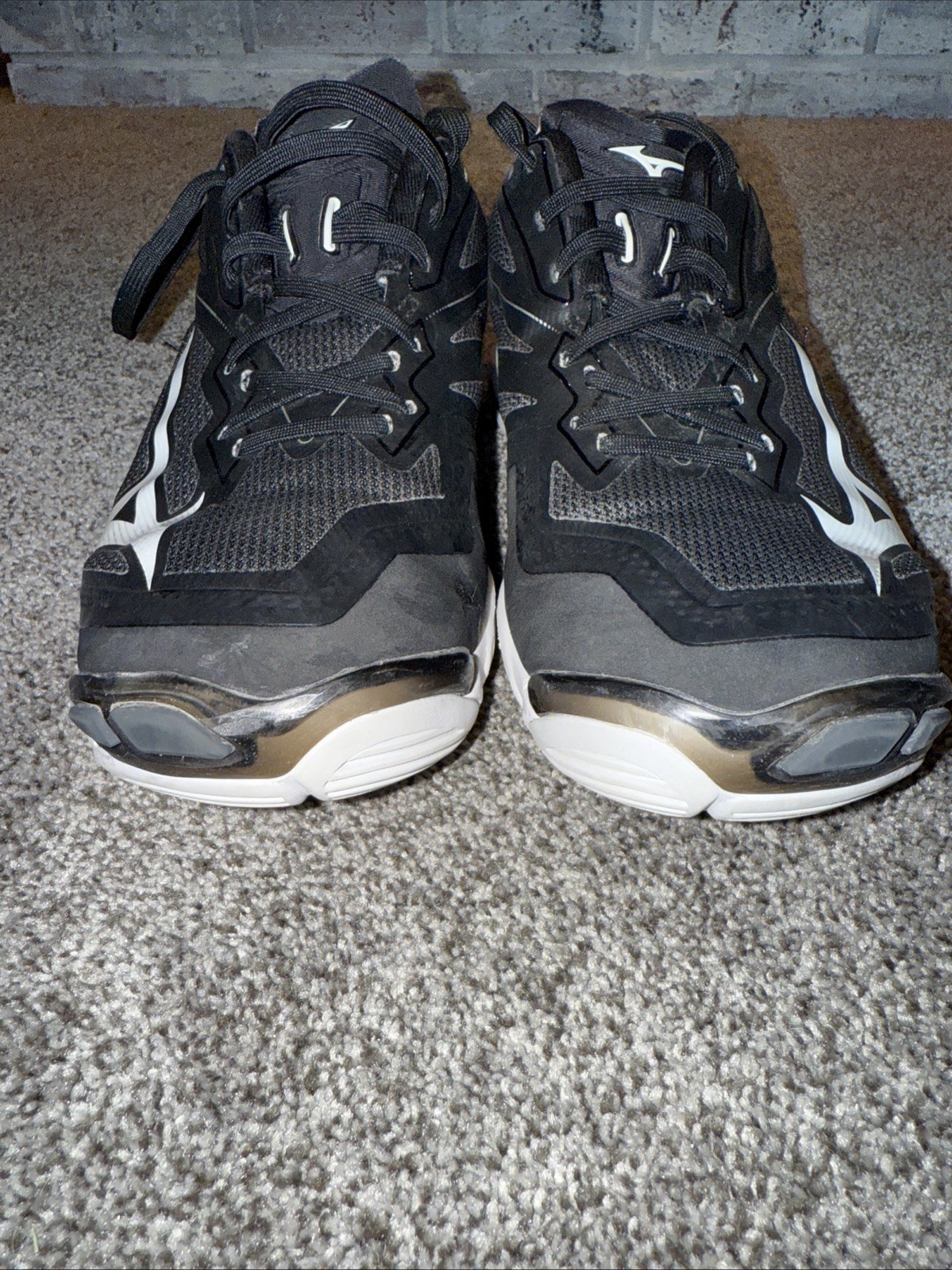 Mizuno Wave Lightning Z6 Black Volleyball Shoes Low Top Sneakers. Women’s sz 9