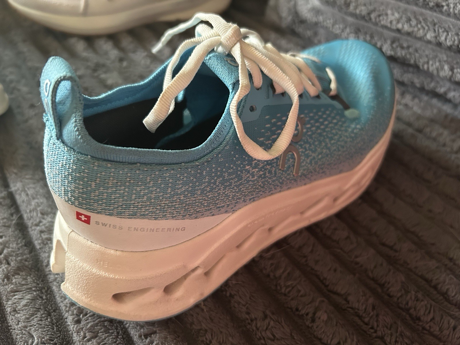 On Cloudsurfer Max women’s running shoes. Size 8.5.