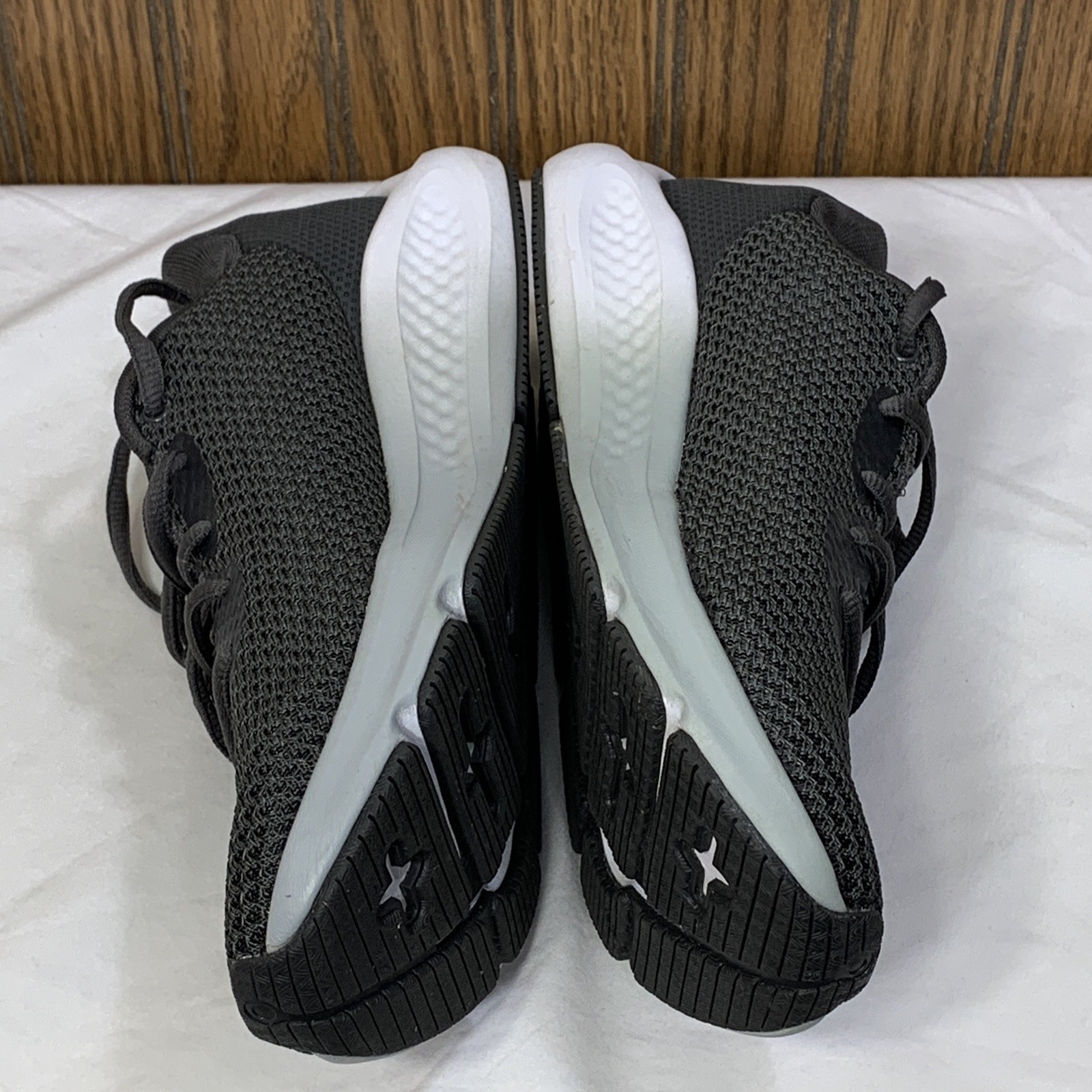 Under Armour Women CHARGED ASSERT Grey Running Shoes Size 8.5 Deluxe Foam