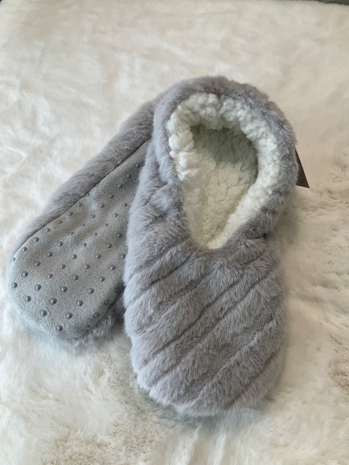 Auden size 5/7 Grey Faux Fur Cozy Pull-On Slipper Socks with Grippers New