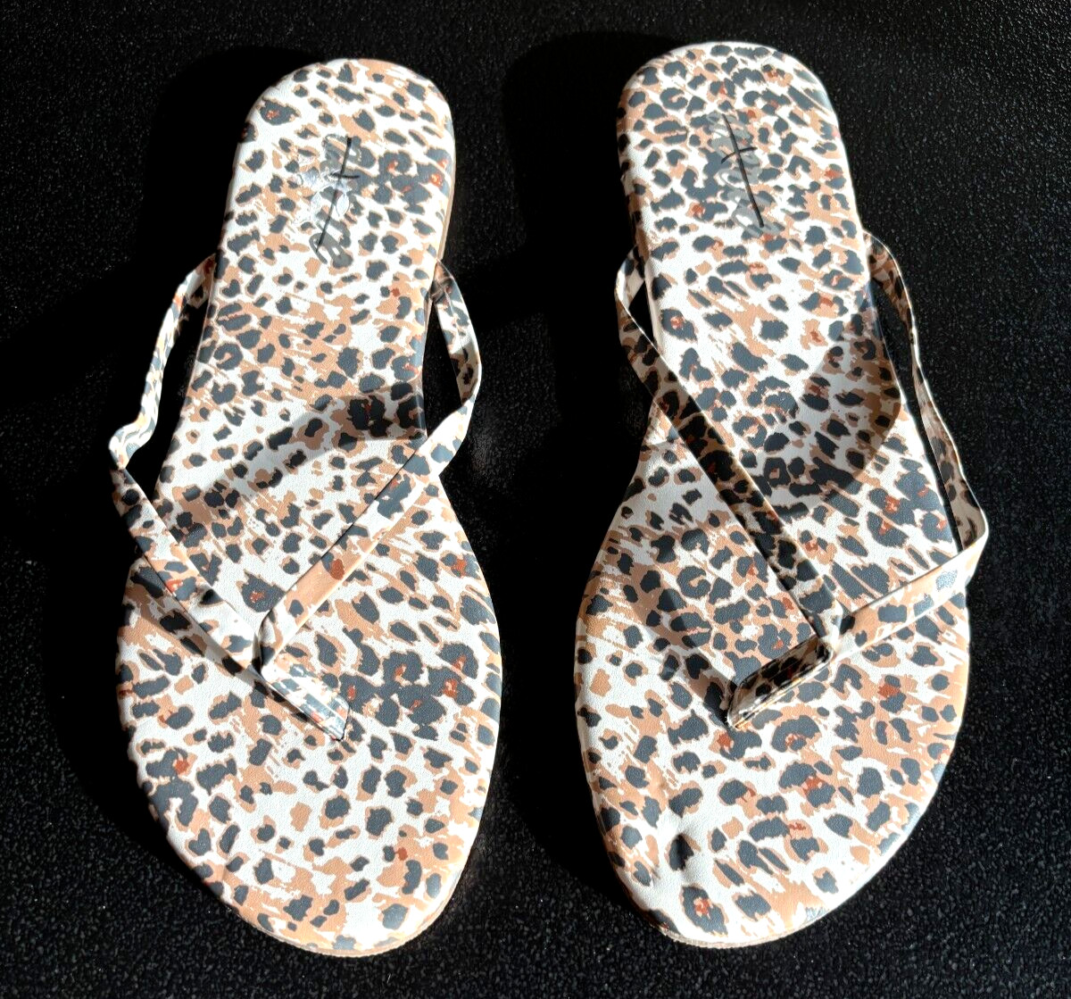 Aerie Thong Flip Flops Flat Animal Print Sandals Slip on Women’s Size 8