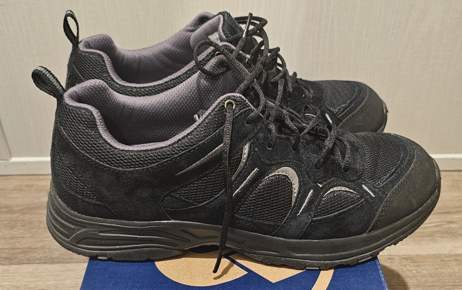 Size 10 Propet Womens Black Walking Shoes Athletic Hiking Orthopedic Sneaker