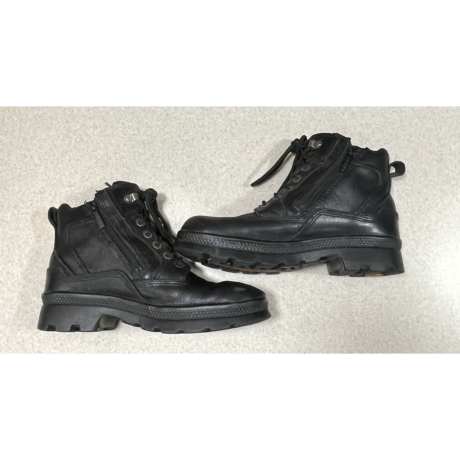 Men’s Harley Davidson Black Leather Motorcycle Boots-Left Boot Sz 8 Right Sz 8.5