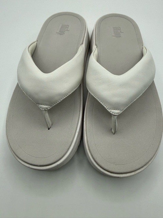 FitFlop Surf Leather Women’s White Platform Flip Flop Sandals Cushioned Comfort