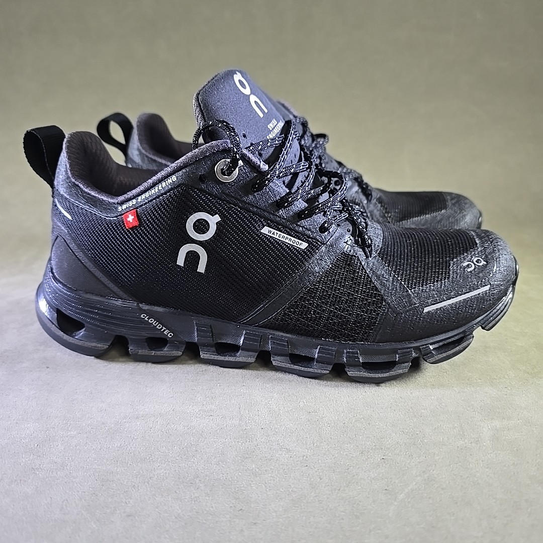 ON CLOUD CLOUDFLYER Womens All Black Lunar WATERPROOF Running Walking Shoes Sz 5