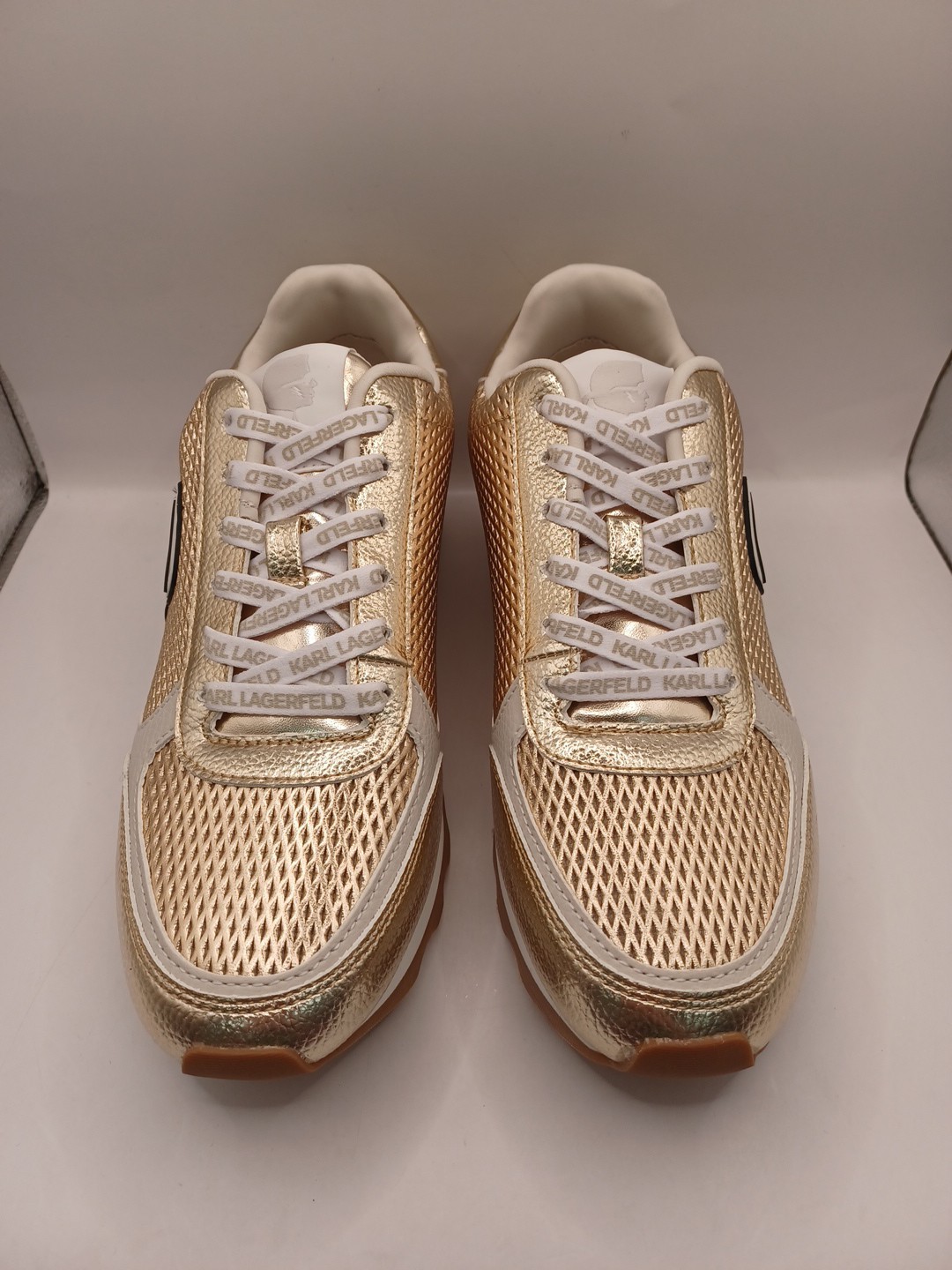 NEW Karl Lagerfeld Paris Meade Lace Up Sneakers Womens Size 8.5 US