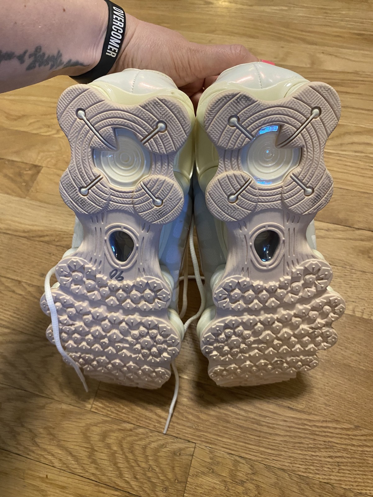Size 8 – NEW Nike Shox TL Pearl White Particle Pink W