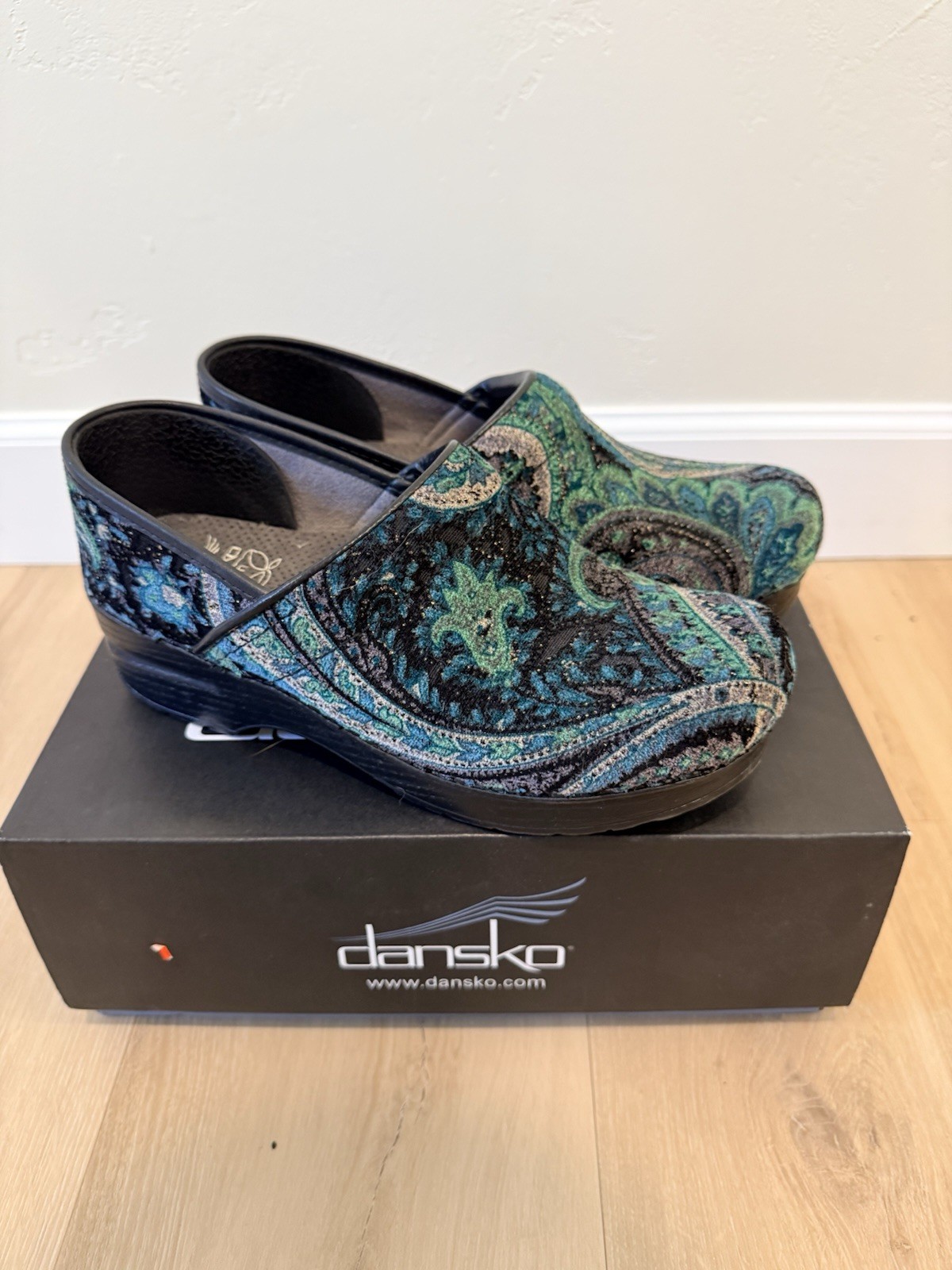 Dansko Vegan Pro Tapestry Blue Clogs Nurse Comfort Shoes EU 38 Women 7.5-8
