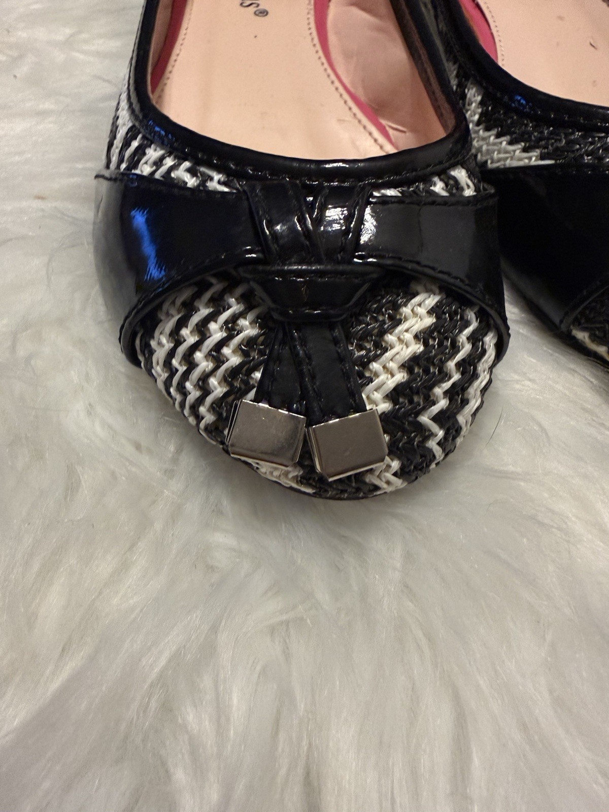 Pierre Dumas Women’s Black/White Chevron Ballet Slip-On Flats US 5.5 M broken
